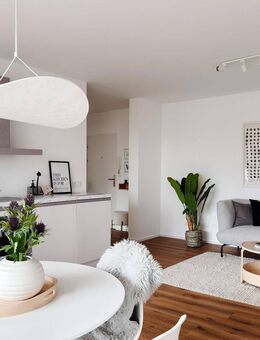 Erstbezug nach Sanierung - Provisionsfreie 3-Zimmer-Wohnung mit Balkon und Garage - Bad Soden (Taunus)