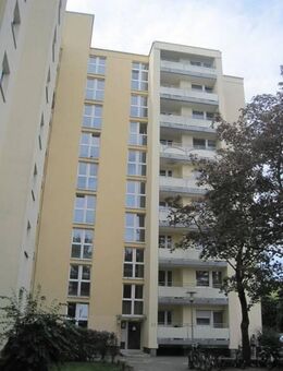 Renovierte Wohnung sucht Mieter! Großzügige 3-Zimmer-Wohnung mit Balkon! - Ingolstadt