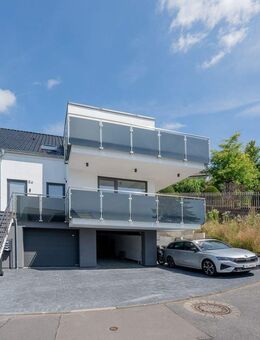 Architektur trifft Achtsamkeit: Stilvolle Etagenwohnung mit Bergblick, Terrasse & grüner Technik - Bergisch Gladbach