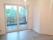 !! 2-Zimmer-Wohnung mit neuem Laminat, Balkon und Aufzug !! - Chemnitz