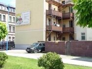 Singlewohnung - Ideal gelegen am Einkaufszentrum - neuer Fußboden - Bad mit Fenster und Wanne - Aue