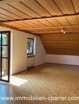 Großzügige, helle 3-Zimmer-Wohnung mit Balkon in Weiherhammer - Weiherhammer