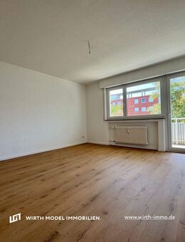 Umfangreich sanierte Drei-Zimmer-Wohnung mit Balkon und Einzelgarage am Hochfeld/ Steinberg - Schweinfurt