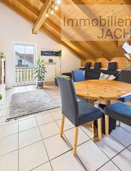 Sonnige 3-Zimmer-Dachgeschosswohnung mit zwei Balkonen in ruhiger Wohnlage in 94327 Furth bei Bogen - Bogen