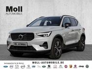 Volvo XC40 Plus Dark 2WD B3 EU6d digitales Cockpit Memory Sitze Soundsystem HarmanKardon LED - Aachen