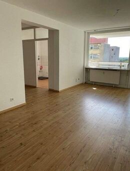 Helle 3-Zimmerwohnung mit Balkon - Langen (Hessen)