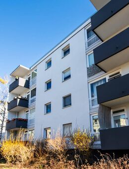 Investieren im grünen Süden: Effiziente 2,5-Zimmer-Wohnung + mit 90 m² + Balkon + PROVISIONSFREI - Berlin