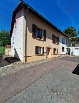 1-2 Familien-Doppelhaushälfte mit Großem Garten und Viel Potenzial in Ruhiger Sackgasse in Nalbach. - Nalbach