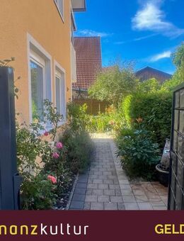 Freistehendes Einfamilienhaus mit Dachterrasse & Garten in Münsingen - Münsingen