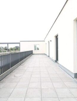 Penthouse-Highlight mit Dachterrasse: großzügiges Wohnerlebnis mit Tageslichtbad und Markenküche - Wiesbaden