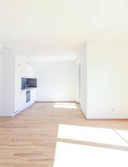 Lichtdurchflutete Etagenwohnung mit moderner Markenküche, Loggia und großzügigem Raumgefühl - Frankfurt (Main)