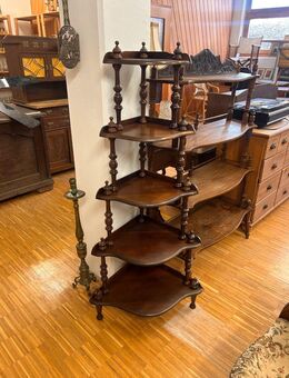 Antikes Eckregal aus Holz / Regal Wandregal mit Verzierungen - Überlingen Zentrum