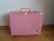 Retro Koffer rosa Kunststoff Vintage aus den 70ern - Rödermark