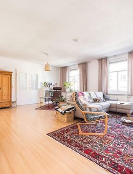 Charmante 4-Zi. Altbauwhg. mit großem Sonnenbalkon in Fürth - Fürth