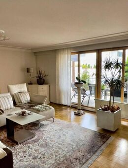 Einfamilienhaus mit traumhaftem Garten und Büroteil Nähe Ravensburg in Bergatreute - Bergatreute