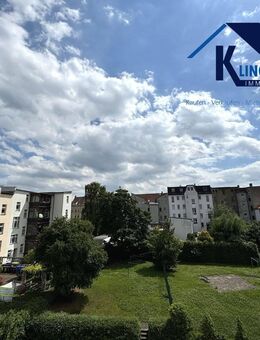 hochwertige Dachgeschoßwohnung mit Balkon im Gründerzeitviertel zu vermieten! - Zeitz