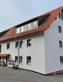 Moderne Seniorenwohnung Nr. 10, ca. 42 m², mit Fahrstuhl, Balkon und Stellplatz, zentral in Körle - Körle