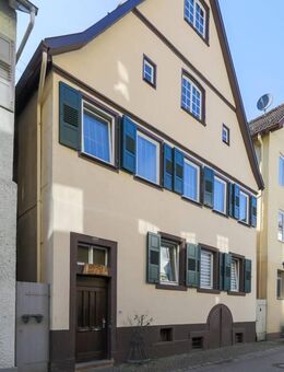 Wohnen mit Geschichte: Denkmalgeschütztes Zweifamilienhaus - Neuenbürg