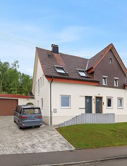 Großartiges Zweifamilienhaus in Ortsrandlage m. Traumgrundstück! - Blumberg