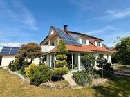 Großzügiges und gepflegtes Zweifamilienhaus mit großem Garten und PV Anlage - Hallerndorf
