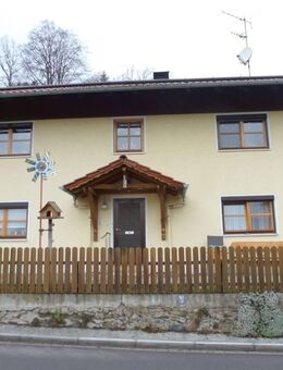 Gemütliche 2-Zi.-EG-Wohnung mit Doppelgarage und Werkstatt in Perasdorf (zwischen Bogen und Sankt Englmar) - Perasdorf