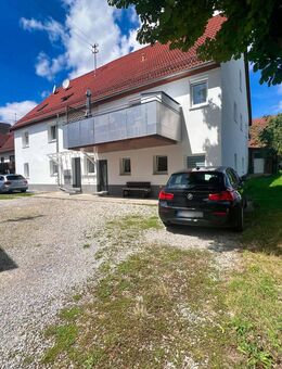 Großes Mehrfamilienhaus mit genehmigter Ausbau-Reserve, 5,8 % Rendite - Rottenburg (Neckar)