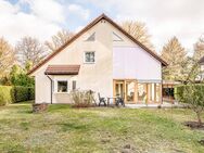 Einfamilienhaus mit Potenzial: Großzügiges Grundstück, Kamin und Garage - Hohen Neuendorf