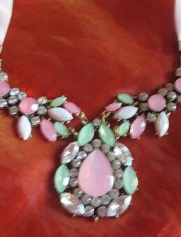 NEU mit Etikett* Antik goldene * Statement * Swarovski * Glitzer * Kette mit rosé Satin Band * pastell - Riedlingen Zentrum