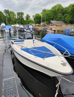 90PS Konsolenboot / Freizeitboot / Motorboot / Angelboot - Berlin