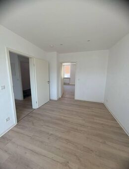 + + + SANIERTE 2 ZKB DG WOHNUNG OTTWEILER + + + - Ottweiler