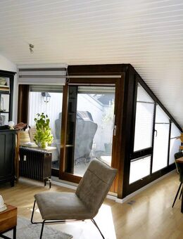Geniale Maisonettewohnung in ruhiger Lage mit 2 Dachbalkonen ! - Dettingen (Teck)