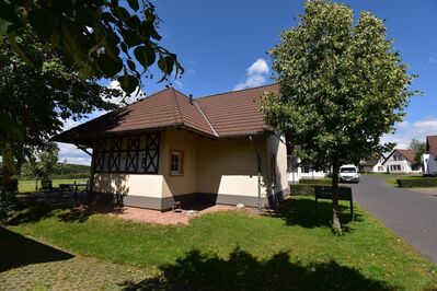 Handwerkliches Haus in schöner Umgebung (1914)