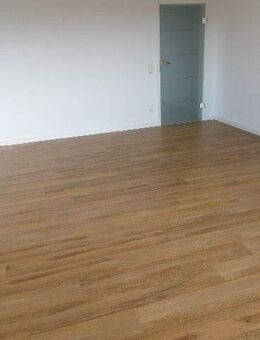 ERSTBEZUG 2023! Helle 3 Zimmer-Whg. mit Whirlpool, Balkon, Einbauküche, Garage und Gäste-WC! - Meerbeck