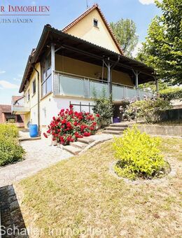 Wohnen mit Weitblick: Gepflegtes Einfamilienhaus mit PV-Anlage und großem Grundstück - Aurachtal