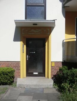 Gröpelingen: 2-Zi-ETW in oberster Etage in Top Zustand - Bremen