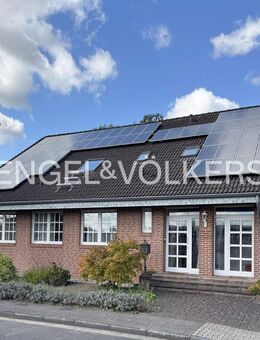 Zweifamilienhaus in Issum - Viel Platz für Ihre Familie, Ihr Büro, Ihre Ideen und eine wunderbare Aussicht! Worauf warten Sie? - Issum