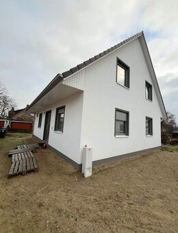 Neubau EFH, möbliert, 3 Schlafzimmer, exklusiv, Garten, Doppelgarage - Lübeck