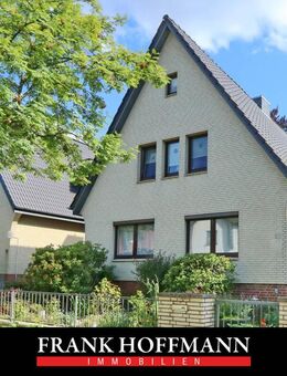 Modernisiertes Zweifamilienhaus in ruhiger Lage in Hamburg-Bramfeld - Hamburg