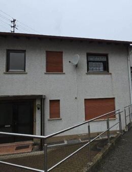 Reiheneckhaus mit großem Garten und Garage - Idar-Oberstein-Nahbollenbach - Idar-Oberstein