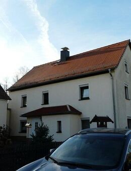 Einfamilienhaus in der Nähe von Leisnig, mit Pool, Garagen, Gartenhäuschen und mehr sucht Sie mit Ihrer Familie - Leisnig