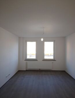 Anfragen NUR per E-Mail. Für Individualisten! 65 qm Top sanierte 2-Zimmer Wohnung im 3-OG. - Bremerhaven