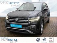 VW T-Cross, 1.0 TSI STYLE MET, Jahr 2021 - Solingen (Klingenstadt)