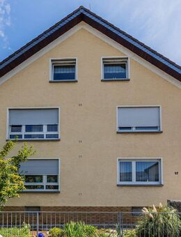 Vollvermietetes, gepflegtes 3-Familienhaus mit Tageslichtbädern, Garage und Garten in guter Wohnlage - Rüsselsheim