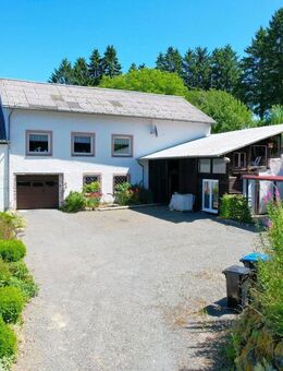 Wunderschön gelegenes, geräumiges Wohnhaus mit Terrasse und Garage auf großem Grundstück in Walsdorf - Walsdorf (Rheinland-Pfalz)
