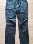 schicke schwarze Leder Hose Gr. 40 in 76571