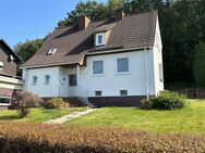 Burbach! Wohnhaus am Ortsrand, 4 Garagen, TOP Lage ! - Burbach (Nordrhein-Westfalen)