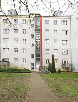 ruhige 3-Zimmer-Wohnung mit Balkon und Grünblick - Berlin