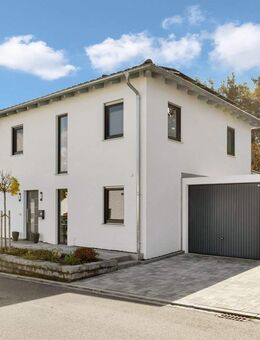 Exklusives EFH am Waldrand von Wackersdorf - stilvolles & energieeffizientes Wohnen mit KfW 55 - Wackersdorf