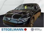 VW Golf, 2.0 TDI VIII Move, Jahr 2023 - Lemgo