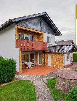 Einfamilienhaus mit zwei Einliegerwohnungen - ideal für Familie, Arbeiten oder Vermietung! - Hofgeismar